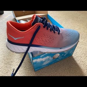 NWT Hoka OneOne Men Running Shoe